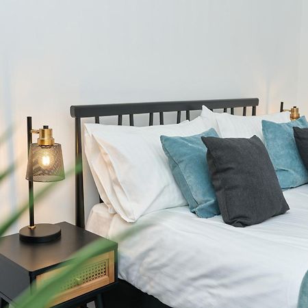 Beautiful 3 Bed Apartment In Bonchurch - Nr Ventnor - Large Outside Terrace & Parking - Dog Friendly - The Perfect Choice For Couples, Friends, Families - 5 Mins To Beach Экстерьер фото