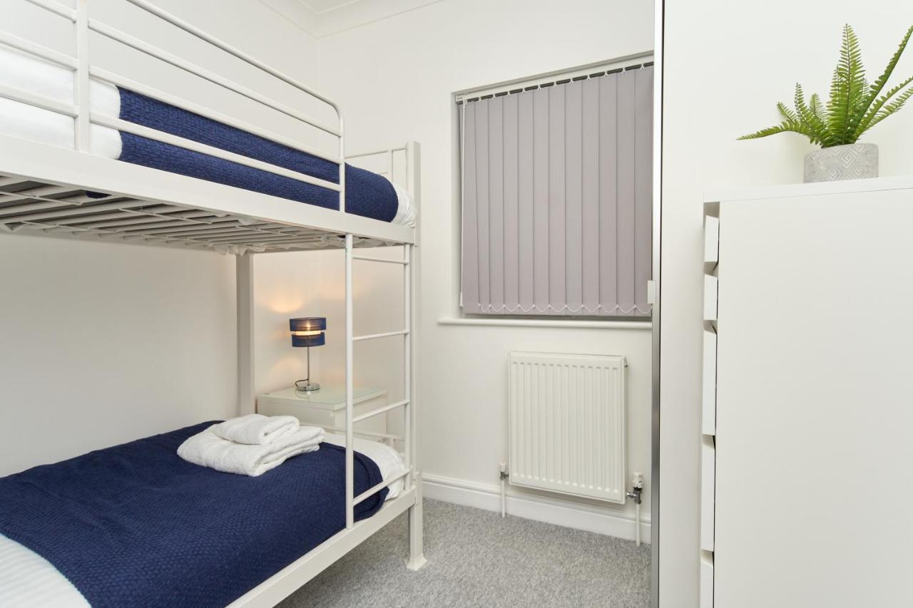 Beautiful 3 Bed Apartment In Bonchurch - Nr Ventnor - Large Outside Terrace & Parking - Dog Friendly - The Perfect Choice For Couples, Friends, Families - 5 Mins To Beach Экстерьер фото