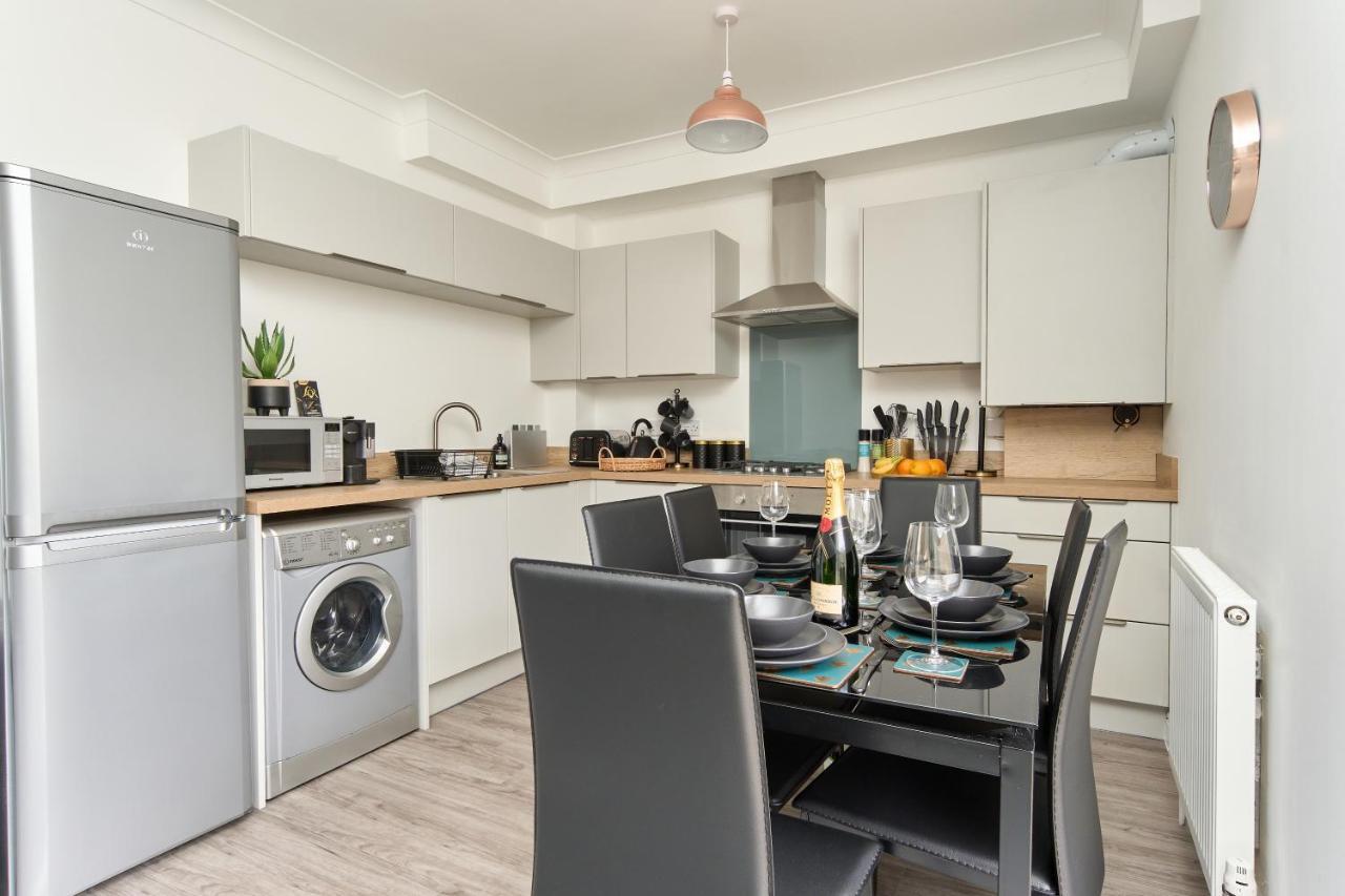 Beautiful 3 Bed Apartment In Bonchurch - Nr Ventnor - Large Outside Terrace & Parking - Dog Friendly - The Perfect Choice For Couples, Friends, Families - 5 Mins To Beach Экстерьер фото