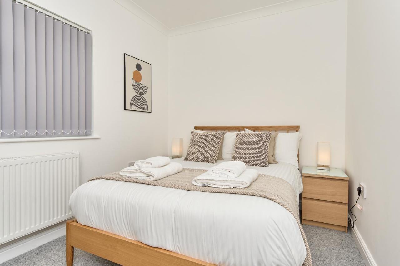 Beautiful 3 Bed Apartment In Bonchurch - Nr Ventnor - Large Outside Terrace & Parking - Dog Friendly - The Perfect Choice For Couples, Friends, Families - 5 Mins To Beach Экстерьер фото