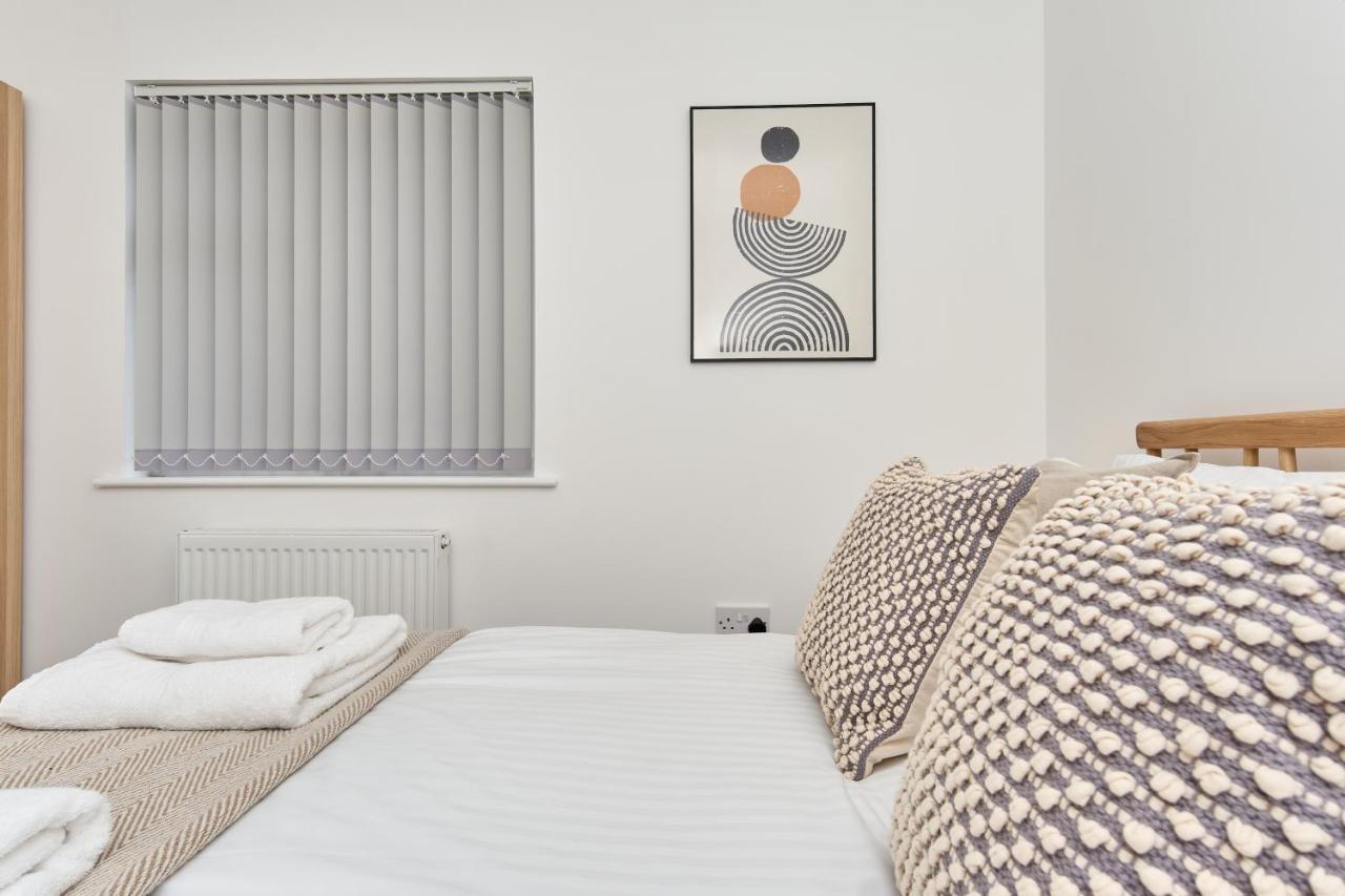 Beautiful 3 Bed Apartment In Bonchurch - Nr Ventnor - Large Outside Terrace & Parking - Dog Friendly - The Perfect Choice For Couples, Friends, Families - 5 Mins To Beach Экстерьер фото