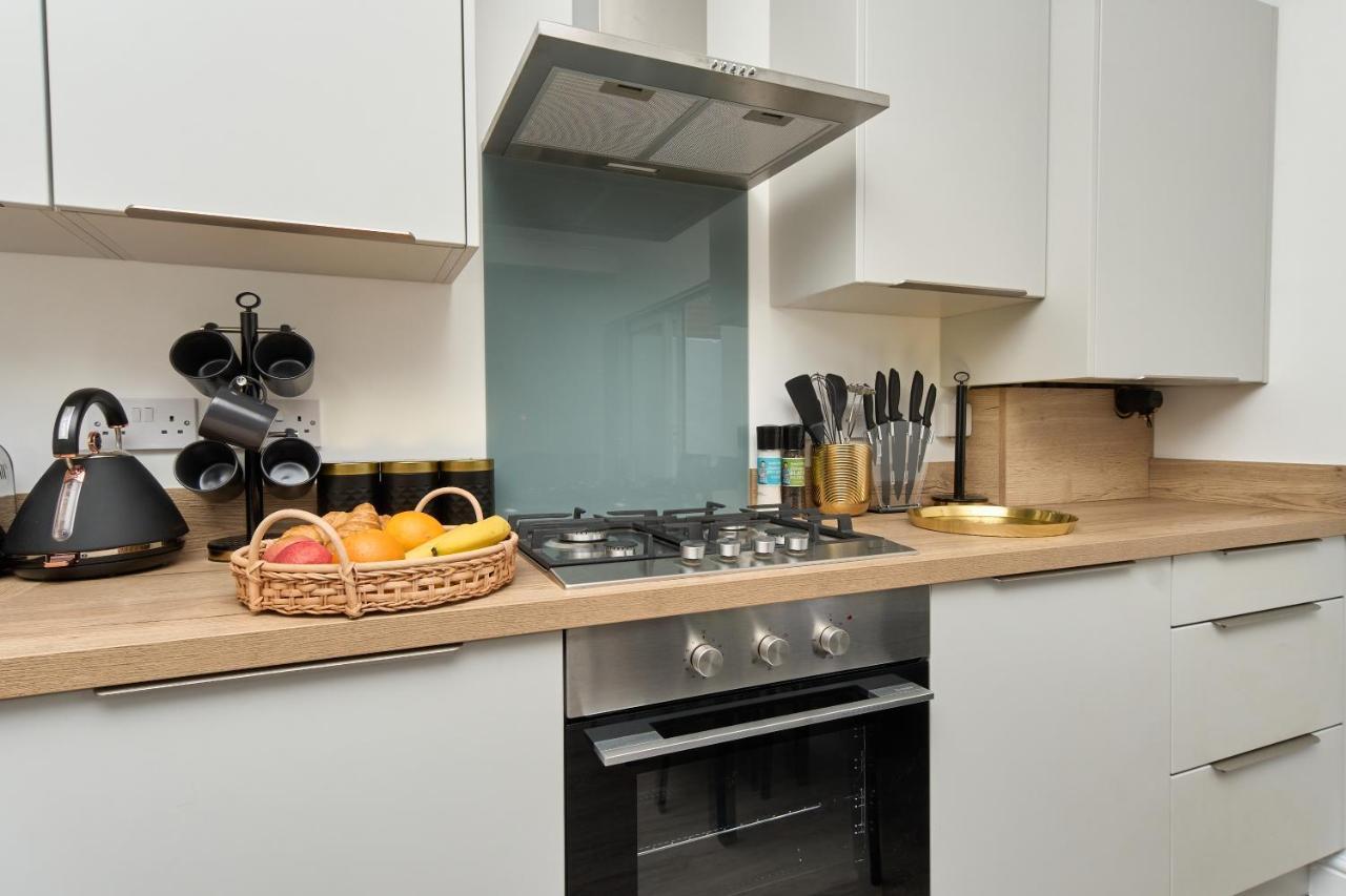 Beautiful 3 Bed Apartment In Bonchurch - Nr Ventnor - Large Outside Terrace & Parking - Dog Friendly - The Perfect Choice For Couples, Friends, Families - 5 Mins To Beach Экстерьер фото