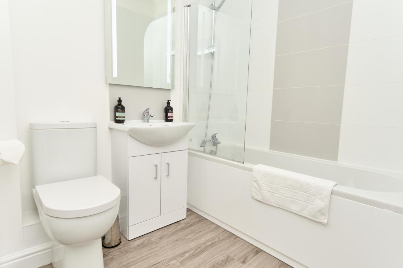 Beautiful 3 Bed Apartment In Bonchurch - Nr Ventnor - Large Outside Terrace & Parking - Dog Friendly - The Perfect Choice For Couples, Friends, Families - 5 Mins To Beach Экстерьер фото