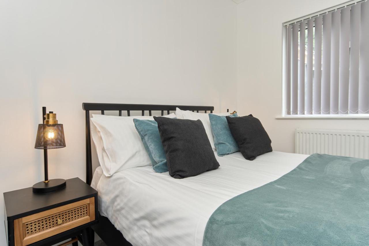 Beautiful 3 Bed Apartment In Bonchurch - Nr Ventnor - Large Outside Terrace & Parking - Dog Friendly - The Perfect Choice For Couples, Friends, Families - 5 Mins To Beach Экстерьер фото