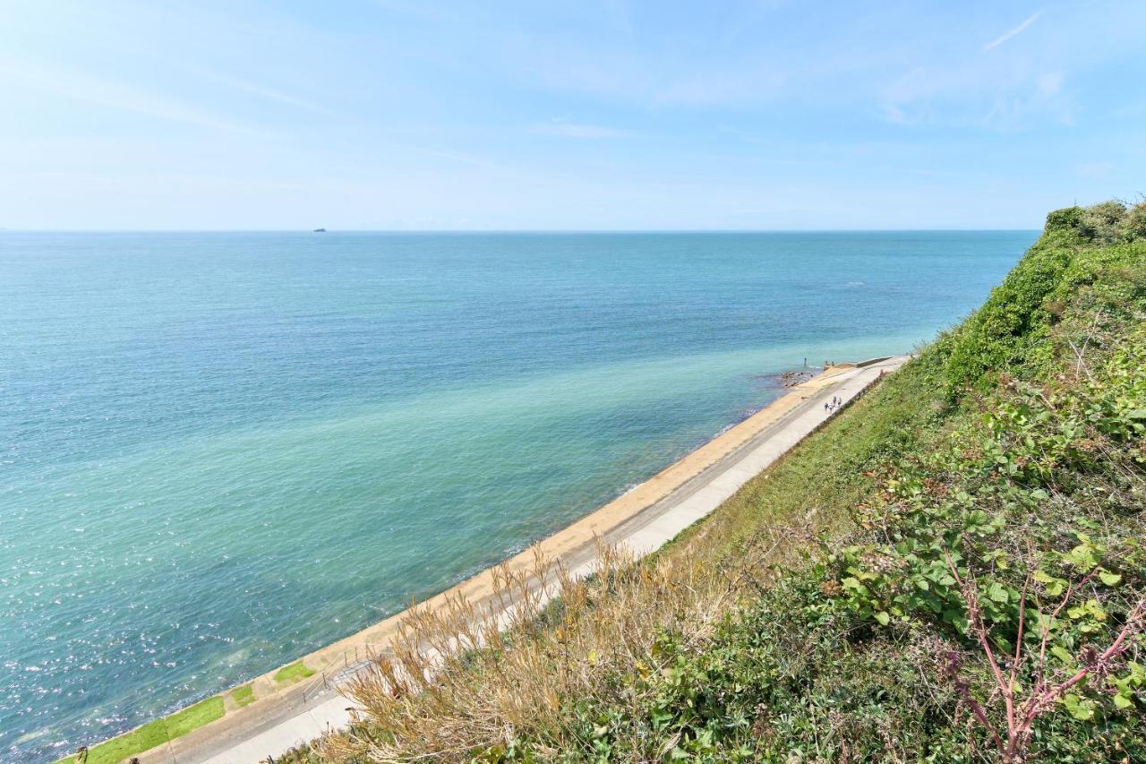 Beautiful 3 Bed Apartment In Bonchurch - Nr Ventnor - Large Outside Terrace & Parking - Dog Friendly - The Perfect Choice For Couples, Friends, Families - 5 Mins To Beach Экстерьер фото