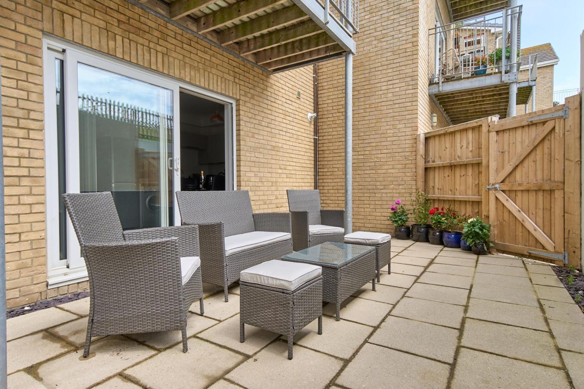 Beautiful 3 Bed Apartment In Bonchurch - Nr Ventnor - Large Outside Terrace & Parking - Dog Friendly - The Perfect Choice For Couples, Friends, Families - 5 Mins To Beach Экстерьер фото